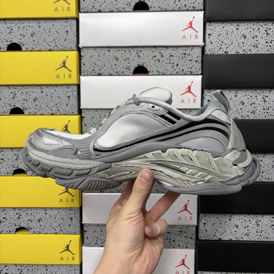 Balenciaga Triple S 2 - Image 7