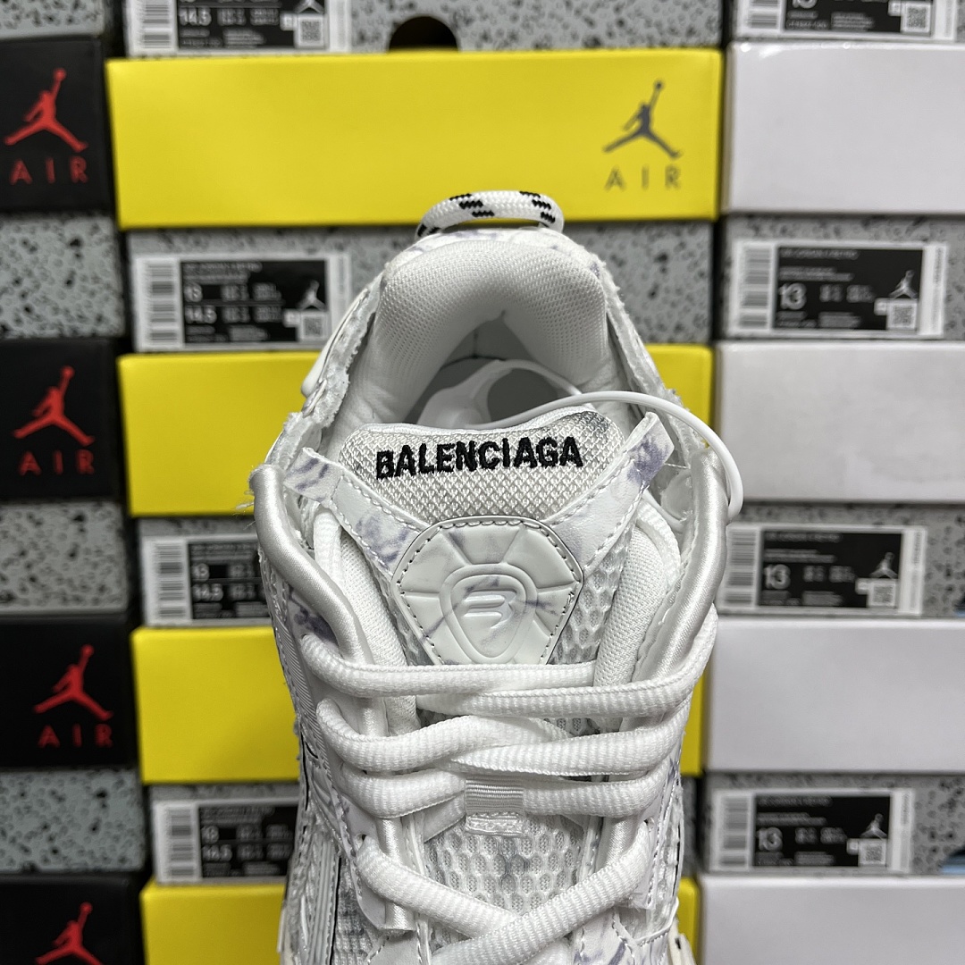 Balenciaga BLCG Runner 7.5 - Image 3