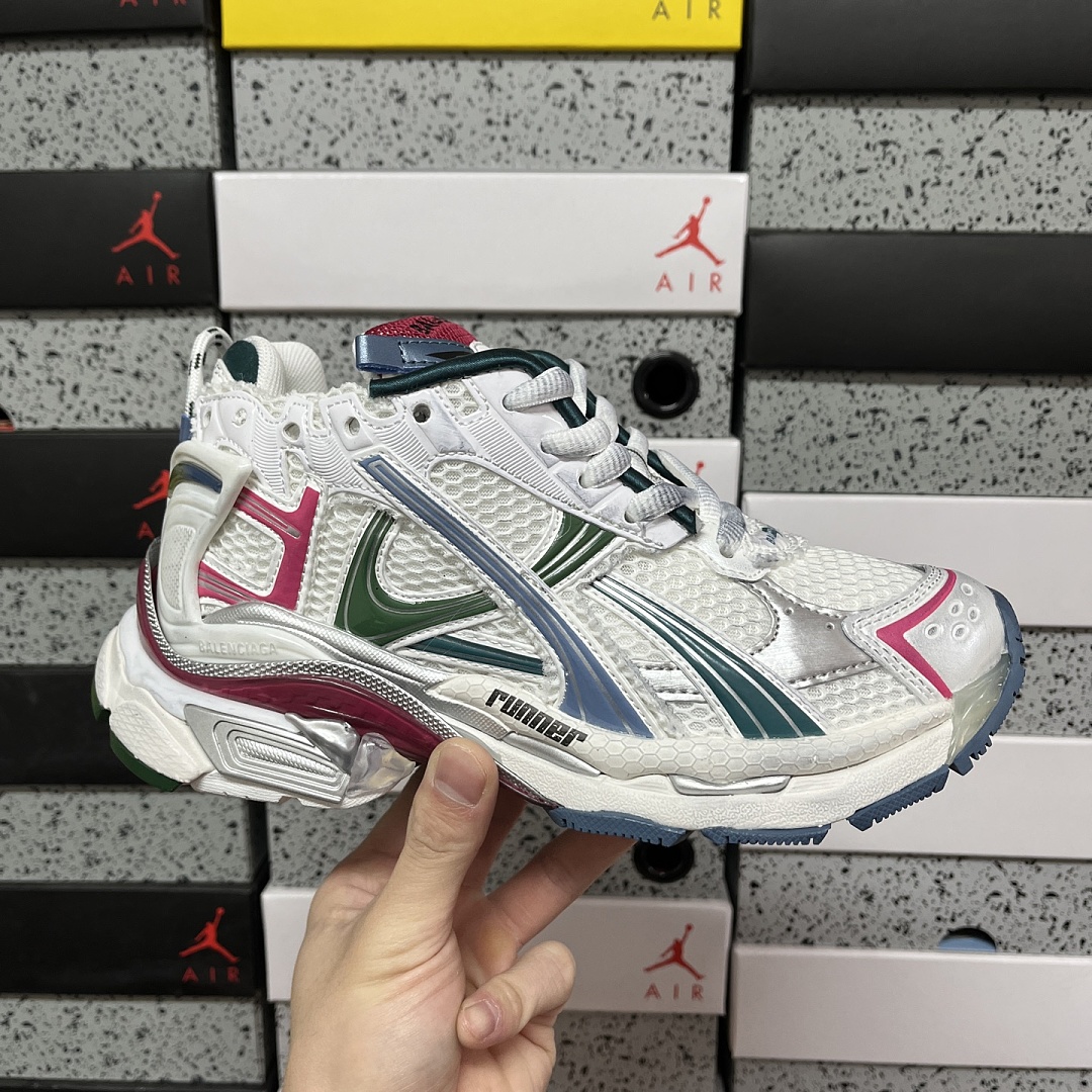 Balenciaga BLCG Runner 7.5 - Image 2