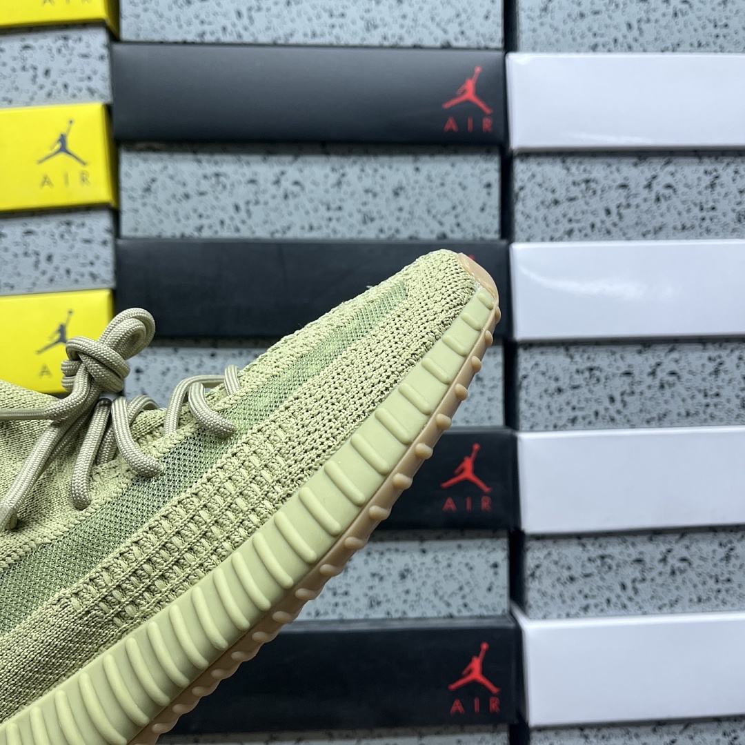 Adidas Yeezy Boost 350 V2 - Image 4