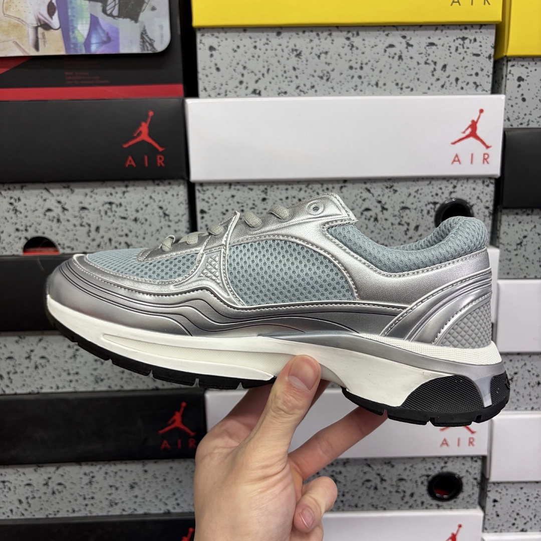 Chanel CC Runner K5452 Grey / - Image 7