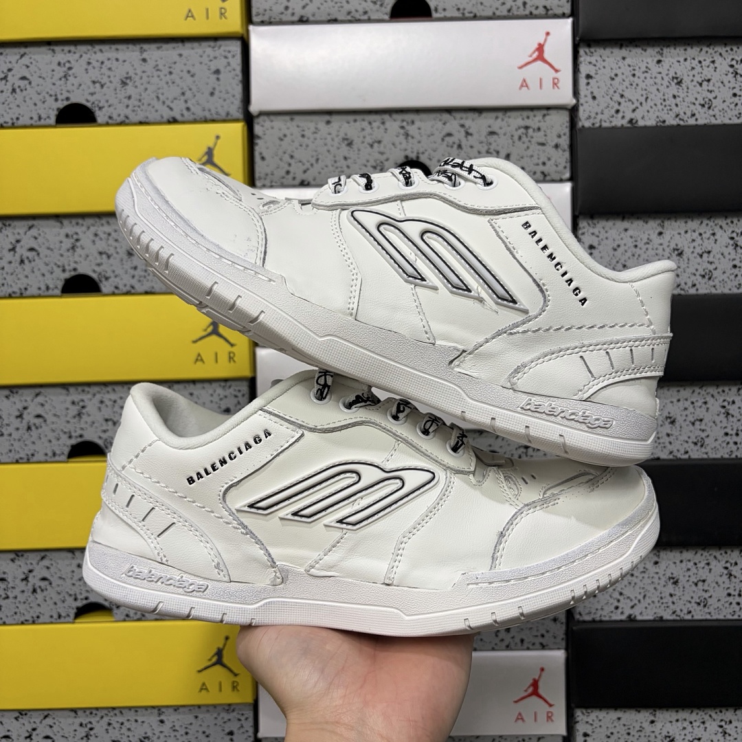 Balenciaga Hamptons Sneakers 9000 - Image 12