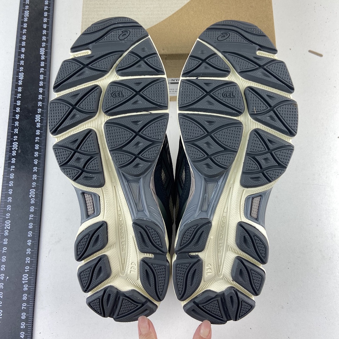 ASICS Gel-NYC Oatmeal Obsidian Grey NYC - Image 8