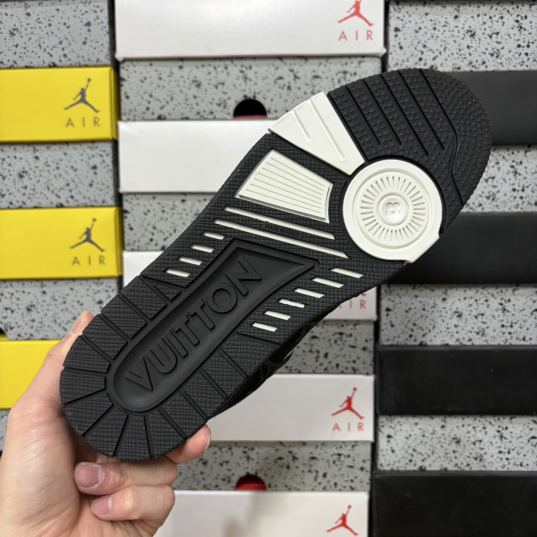 Louis Vuitton Trainer - Image 7