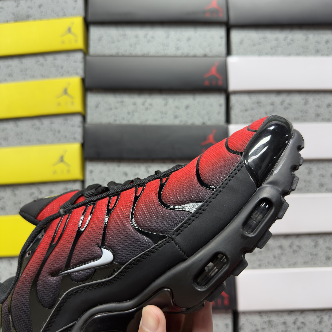 Nike Air Max Plus Deadpool - Image 6