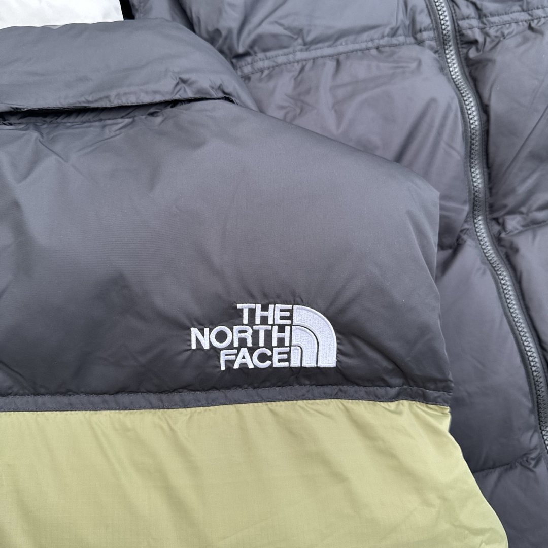 The North Face TNF 1996 Retro Nuptse Vest - Image 60