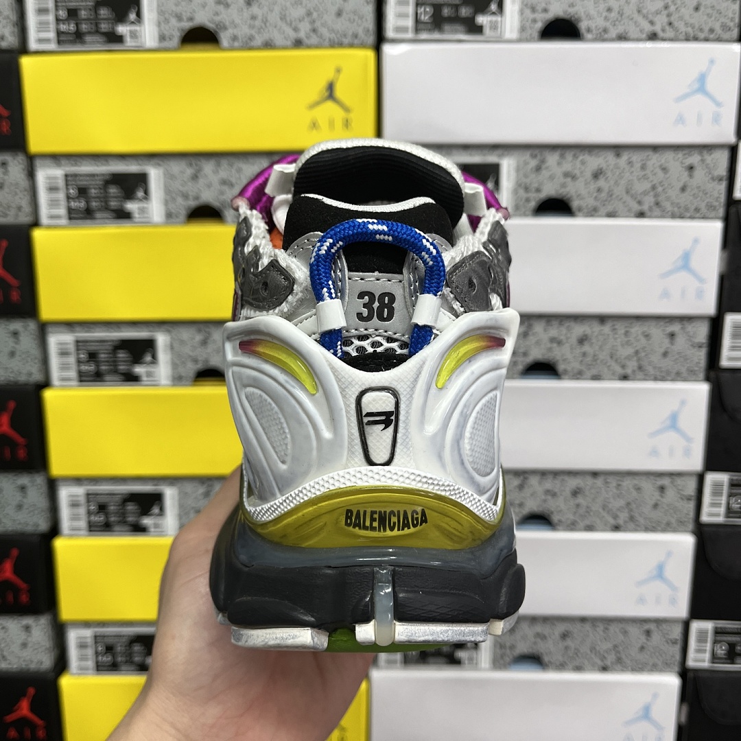 Balenciaga BLCG Runner 7 Gen - Image 10