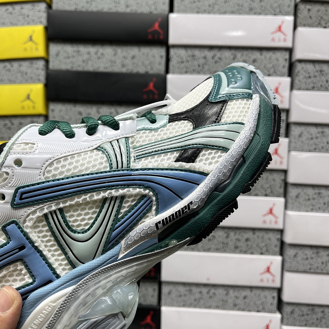 Balenciaga BLCG Runner 7.5 - Image 3