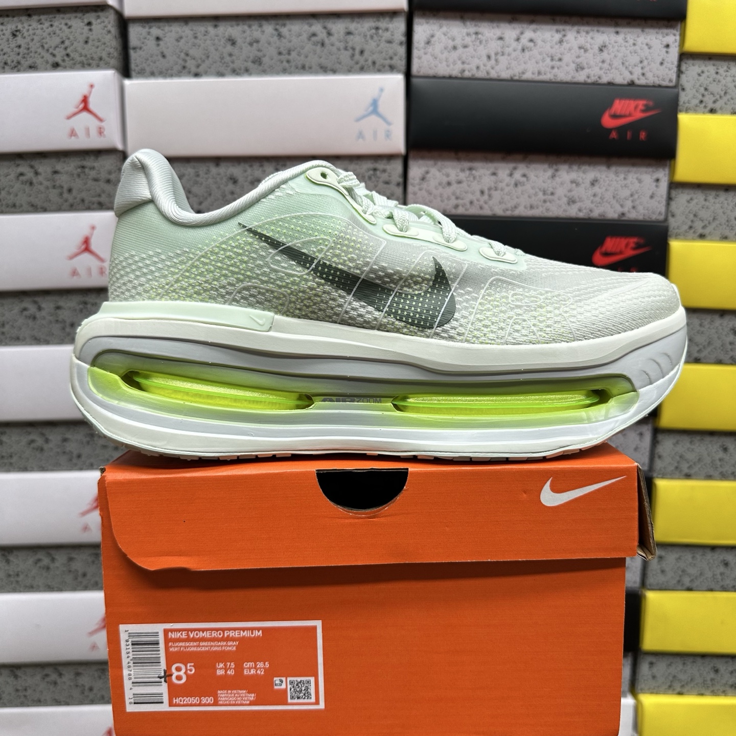 Nike Vomero Premium Barely Volt - Image 11