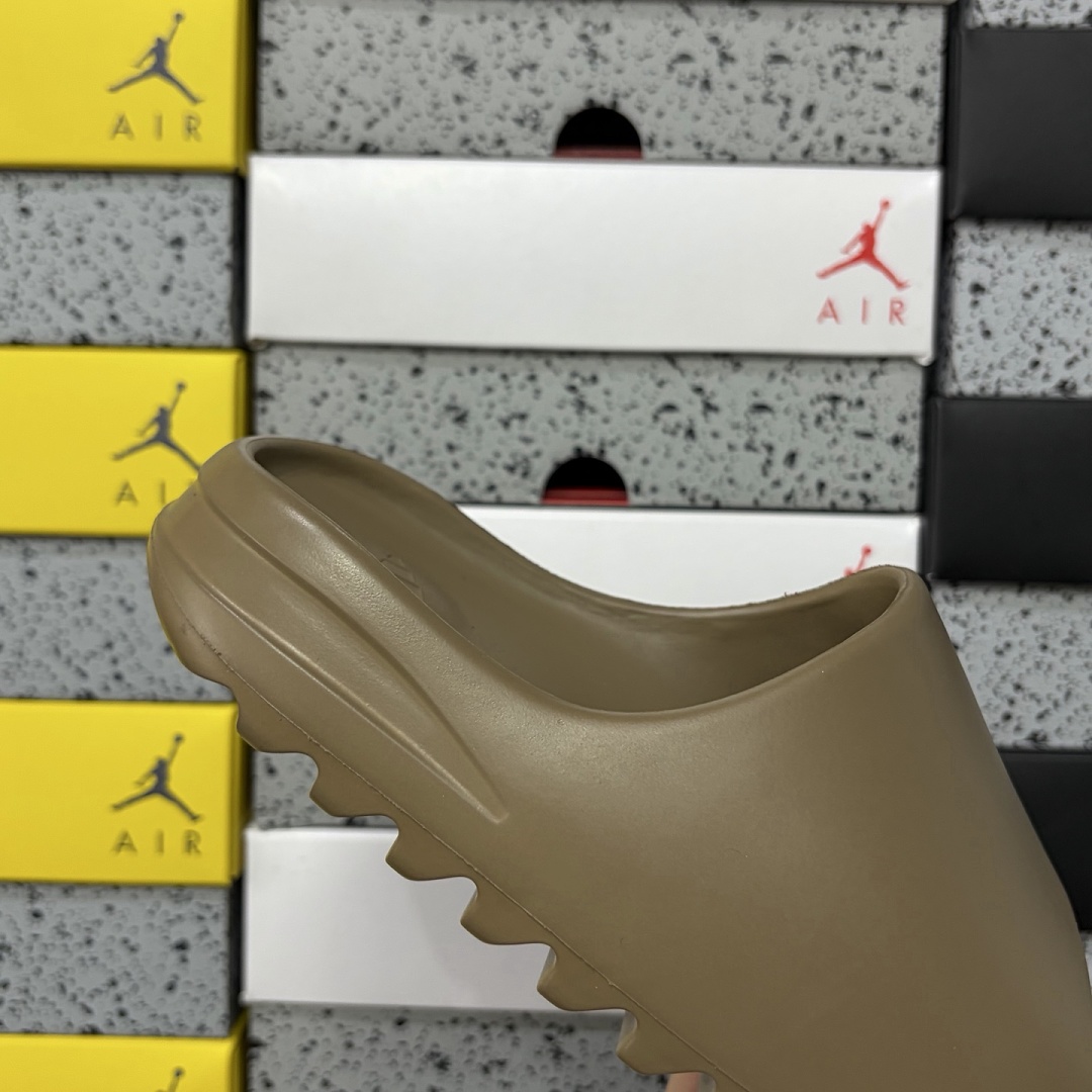 Adidas Yeezy Slide Earth Brown Slides - Image 5