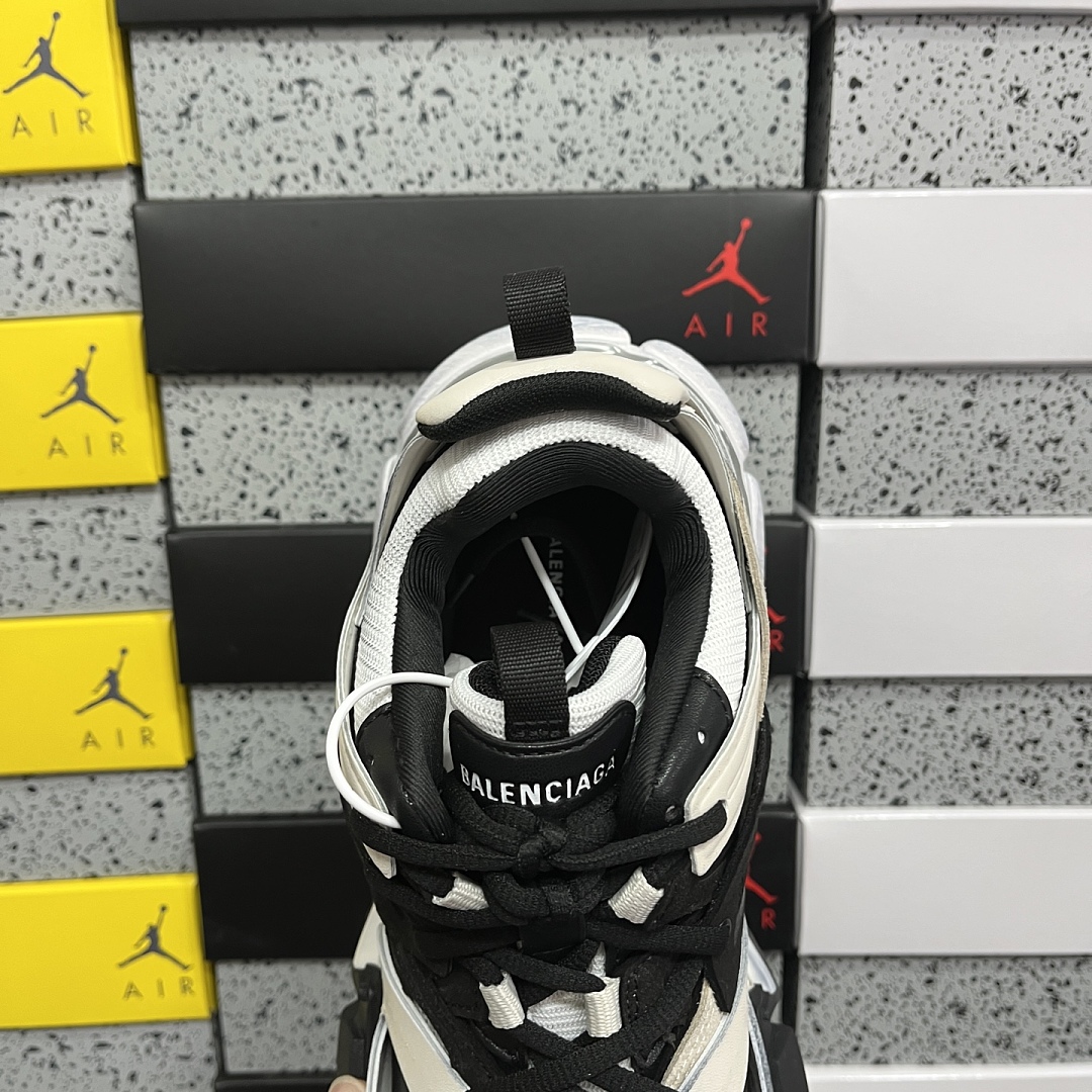 Balenciaga Track - Image 4