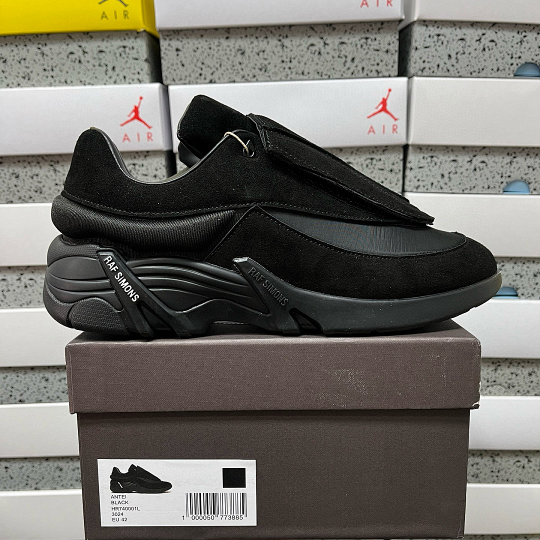 On Running Raf Simons Low Top (Black ANTEI)