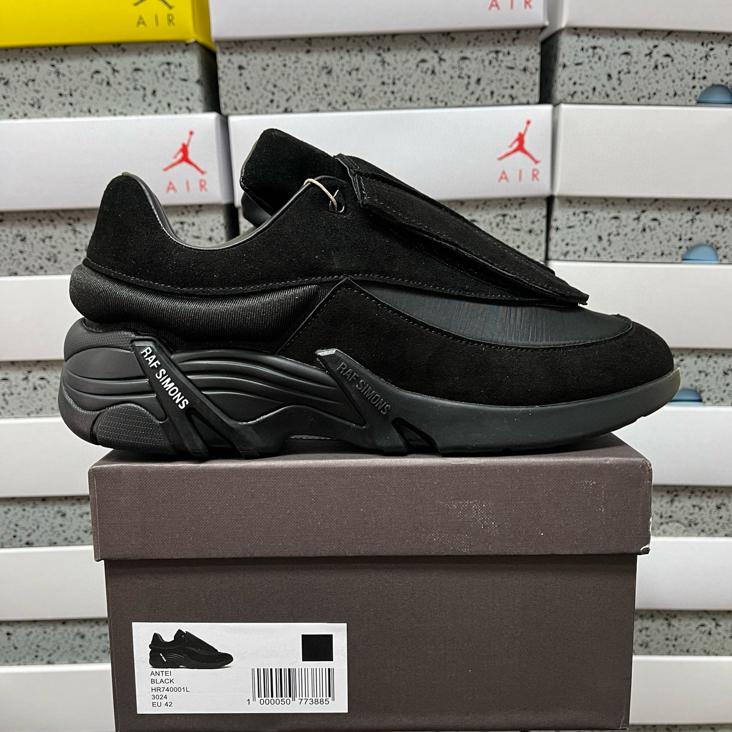 On Running Raf Simons Low Top (Black ANTEI) - Image 10