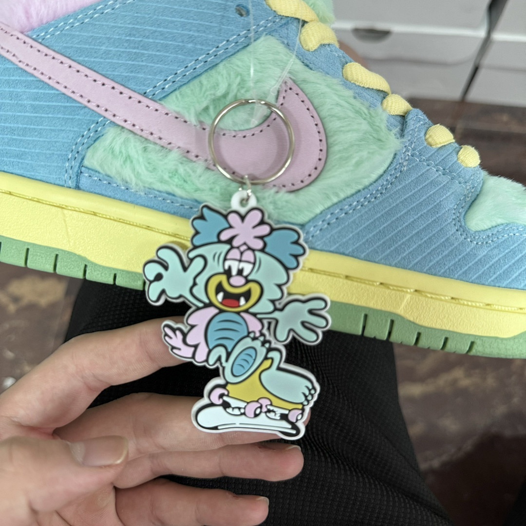 Nike Verdy X Nike SB Dunk Low - Image 11