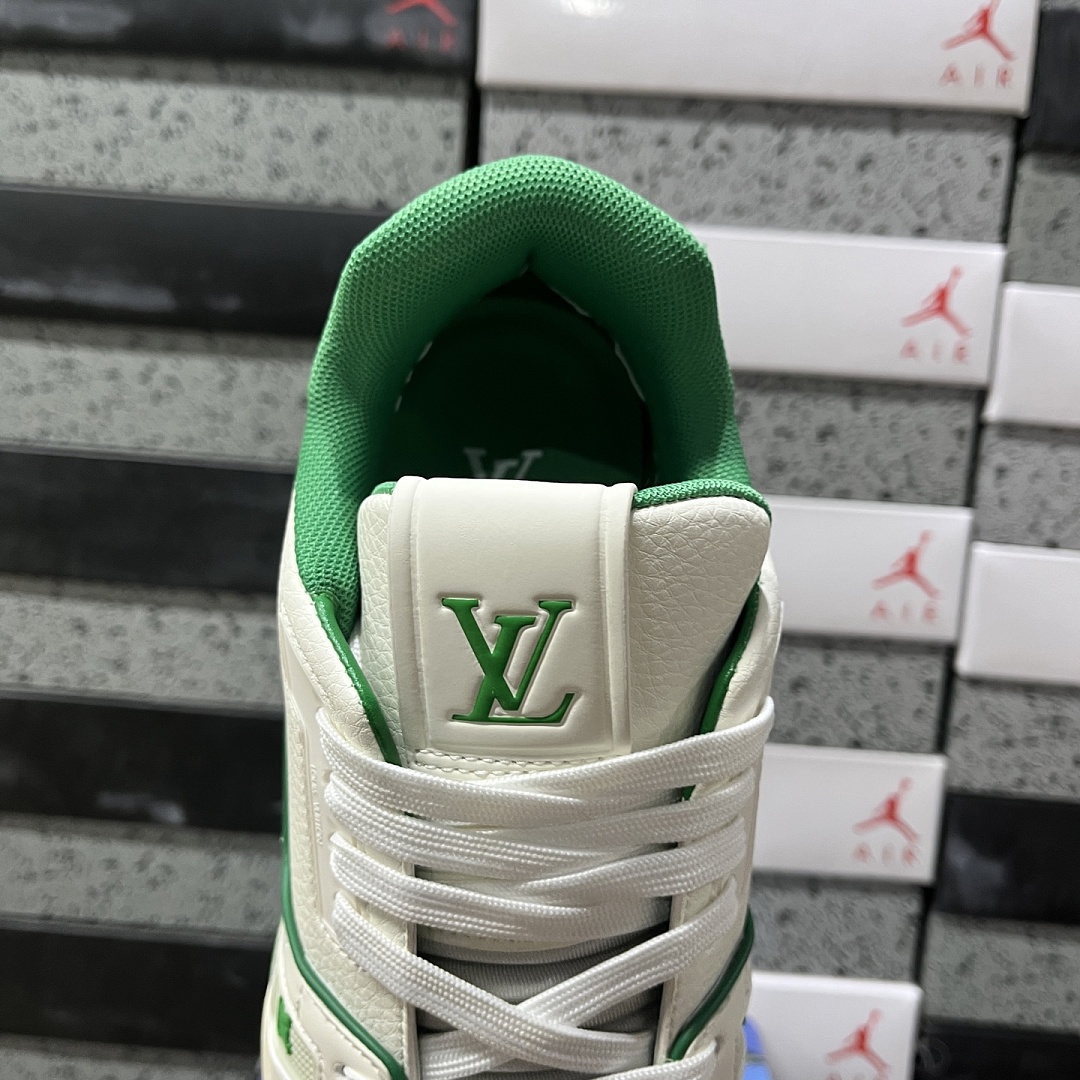Louis Vuitton Trainer V2-12 - Image 6