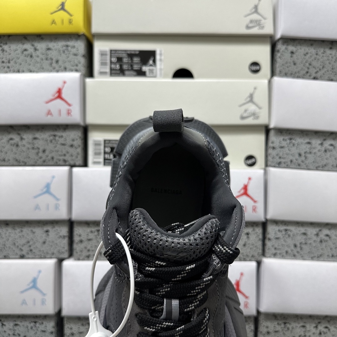 Balenciaga 3XL Sneakers - Image 16