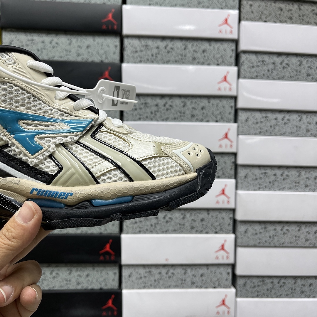 Balenciaga BLCG Runner - Image 53