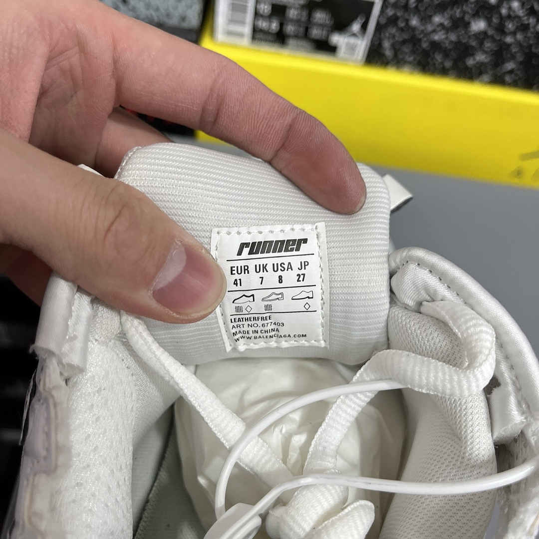 Balenciaga BLCG Runner 7.0 - Image 9