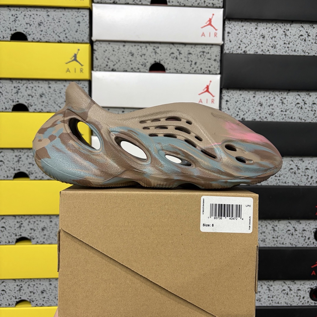 Adidas Yeezy Foam RNNR MX Sand Grey Clogs