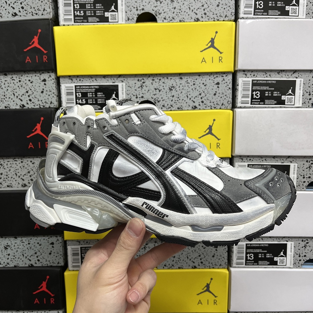 Balenciaga BLCG Runner 7.5 - Image 2