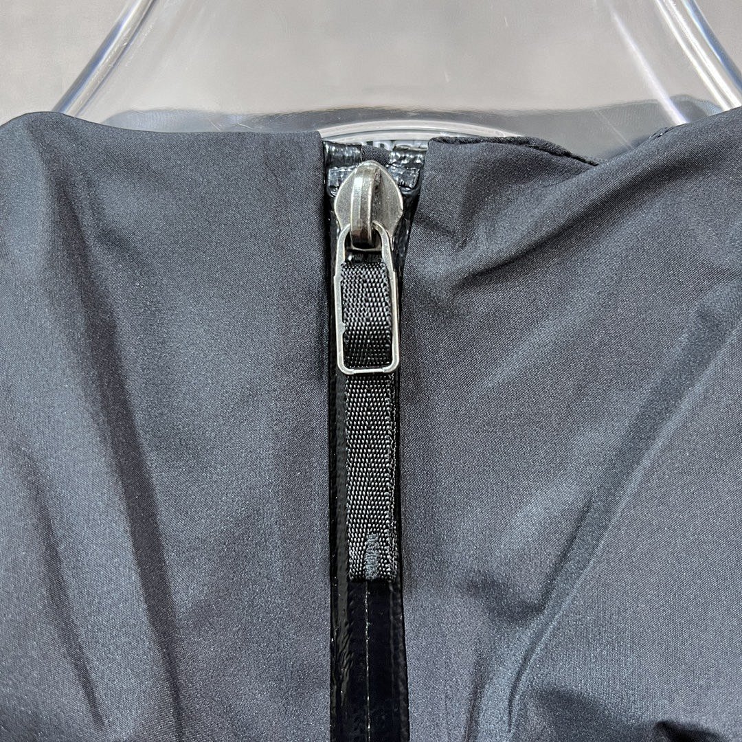 Arc'teryx Beta LT Jacket (Black) - Image 35