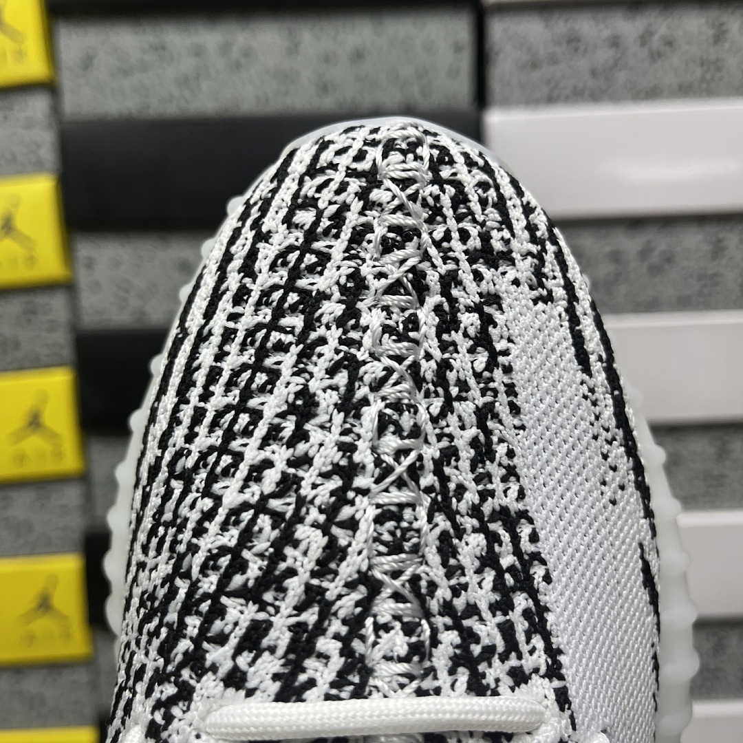 Adidas Yeezy Boost 350 V2 - Image 6