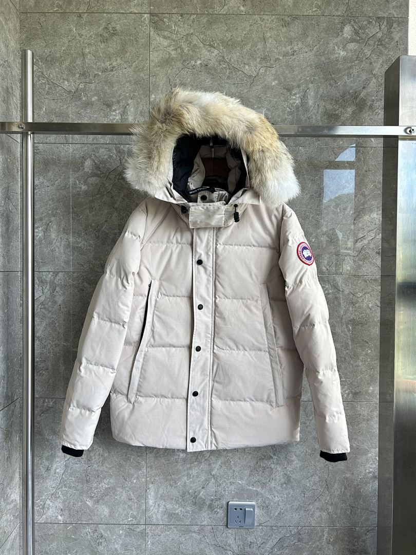 Canada Goose Wyndham Parka - Image 26