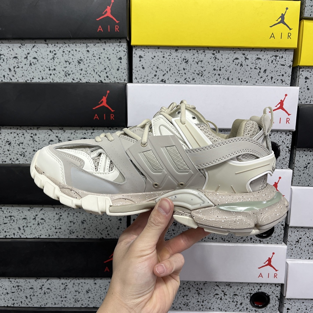 Balenciaga Track 9698 - Image 3