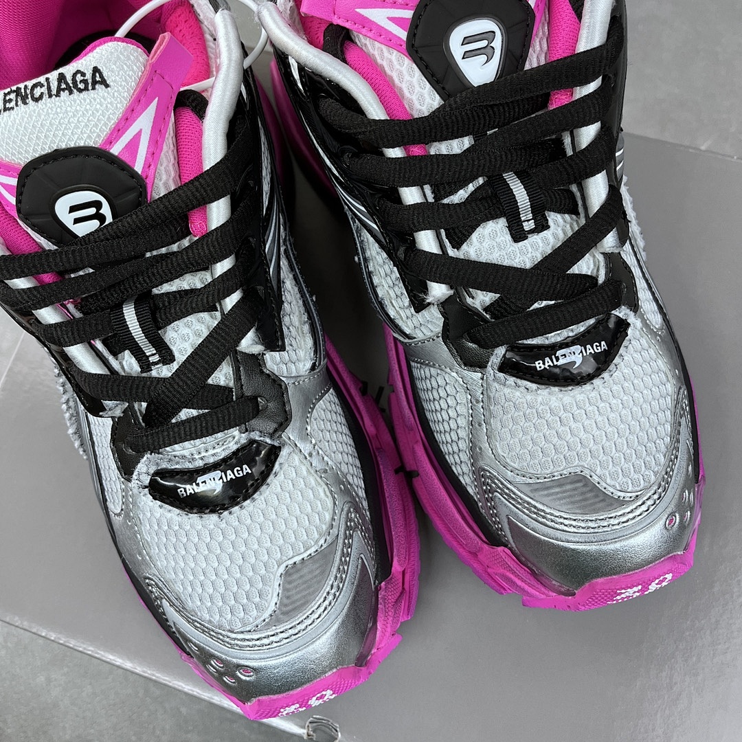Balenciaga Runner 7.5 - Image 97