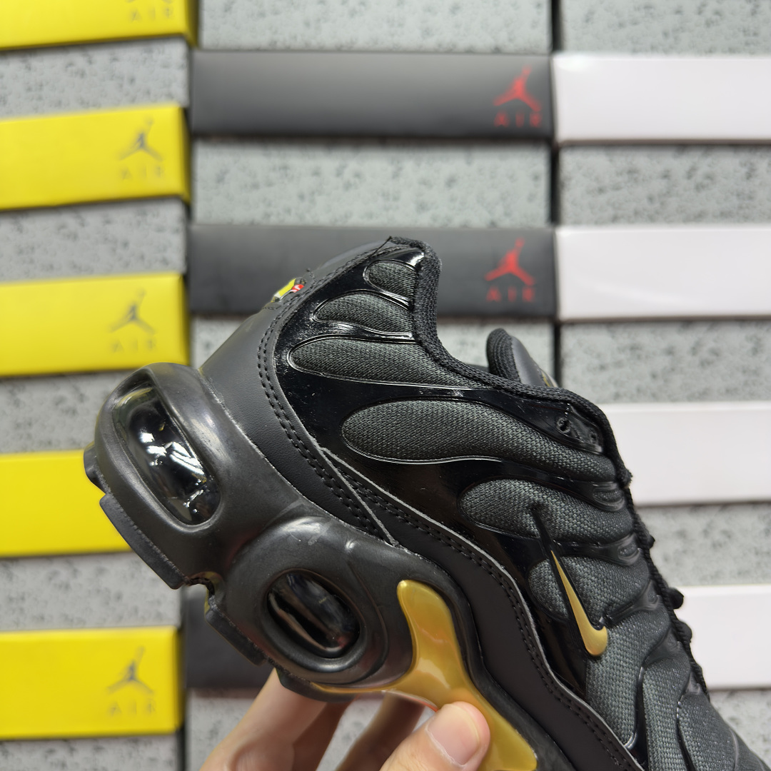 Nike Air Max Plus - Image 4
