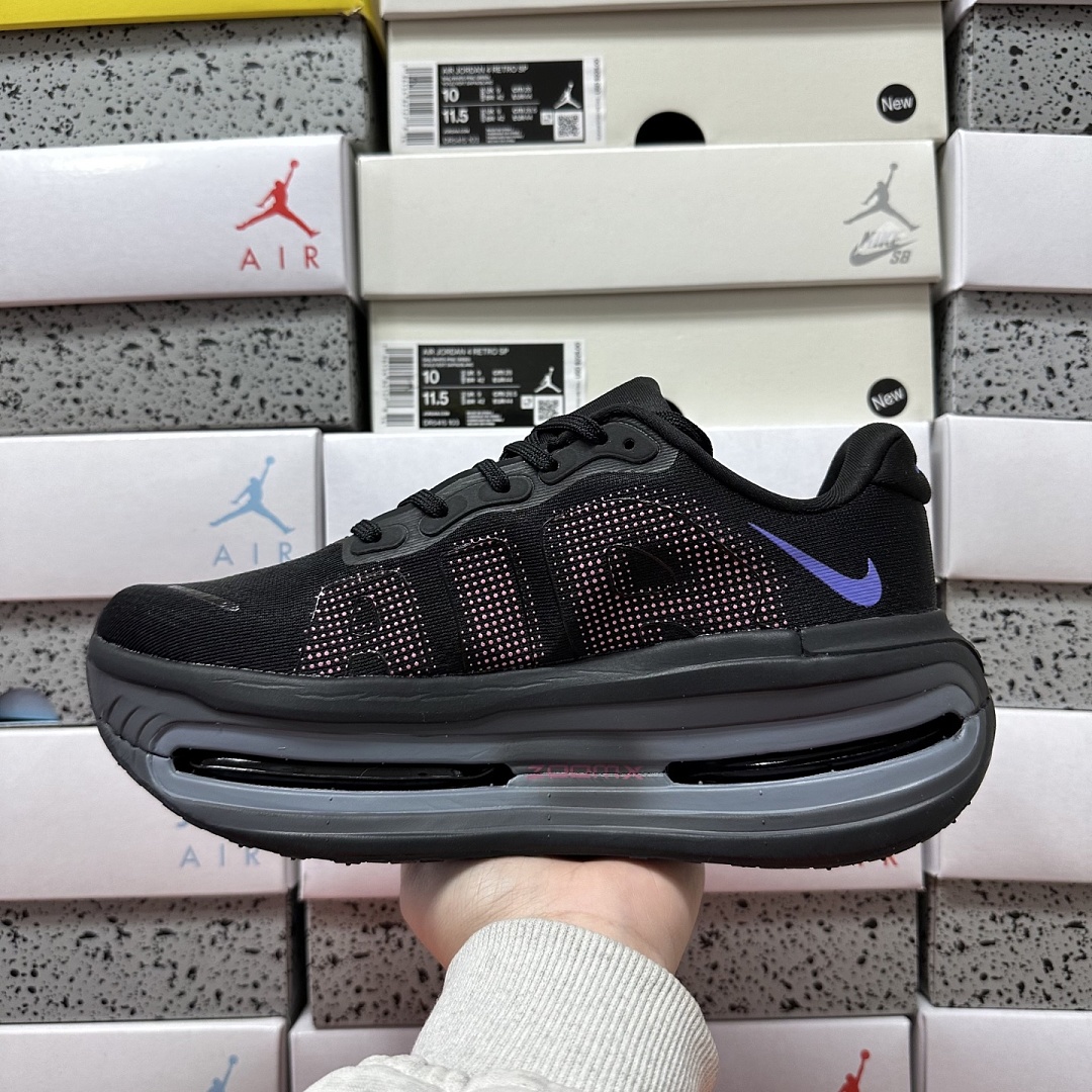 Nike Vomero Premium HQ2050-002 - Image 5
