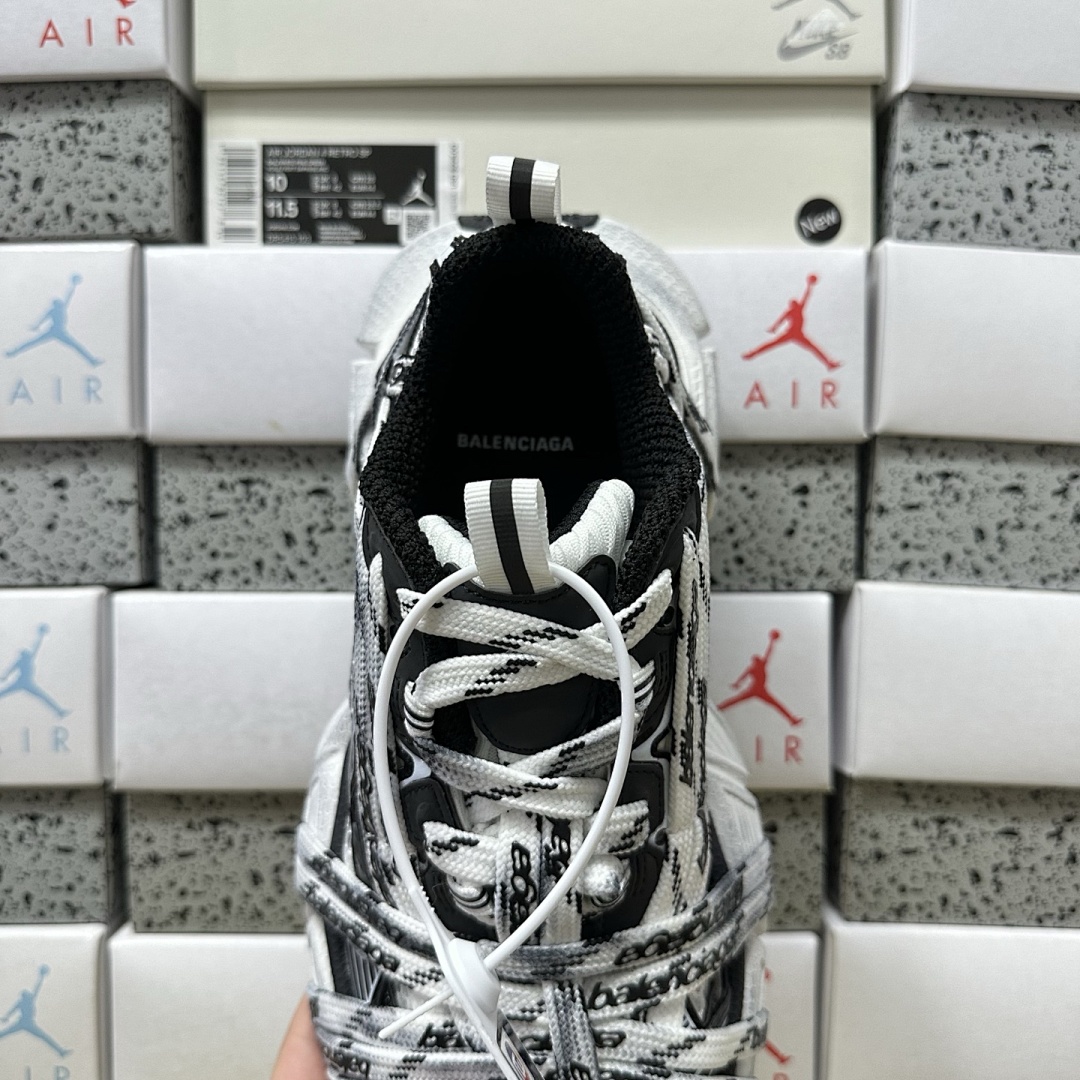Balenciaga 3XL Extreme Lace 9010 - Image 5