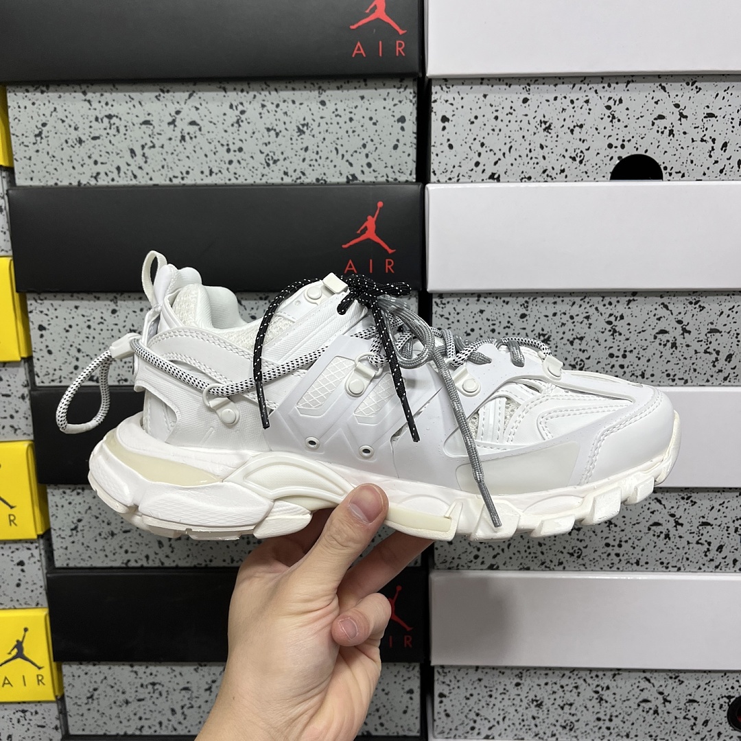Balenciaga BLCG Track 3.0 - Image 8