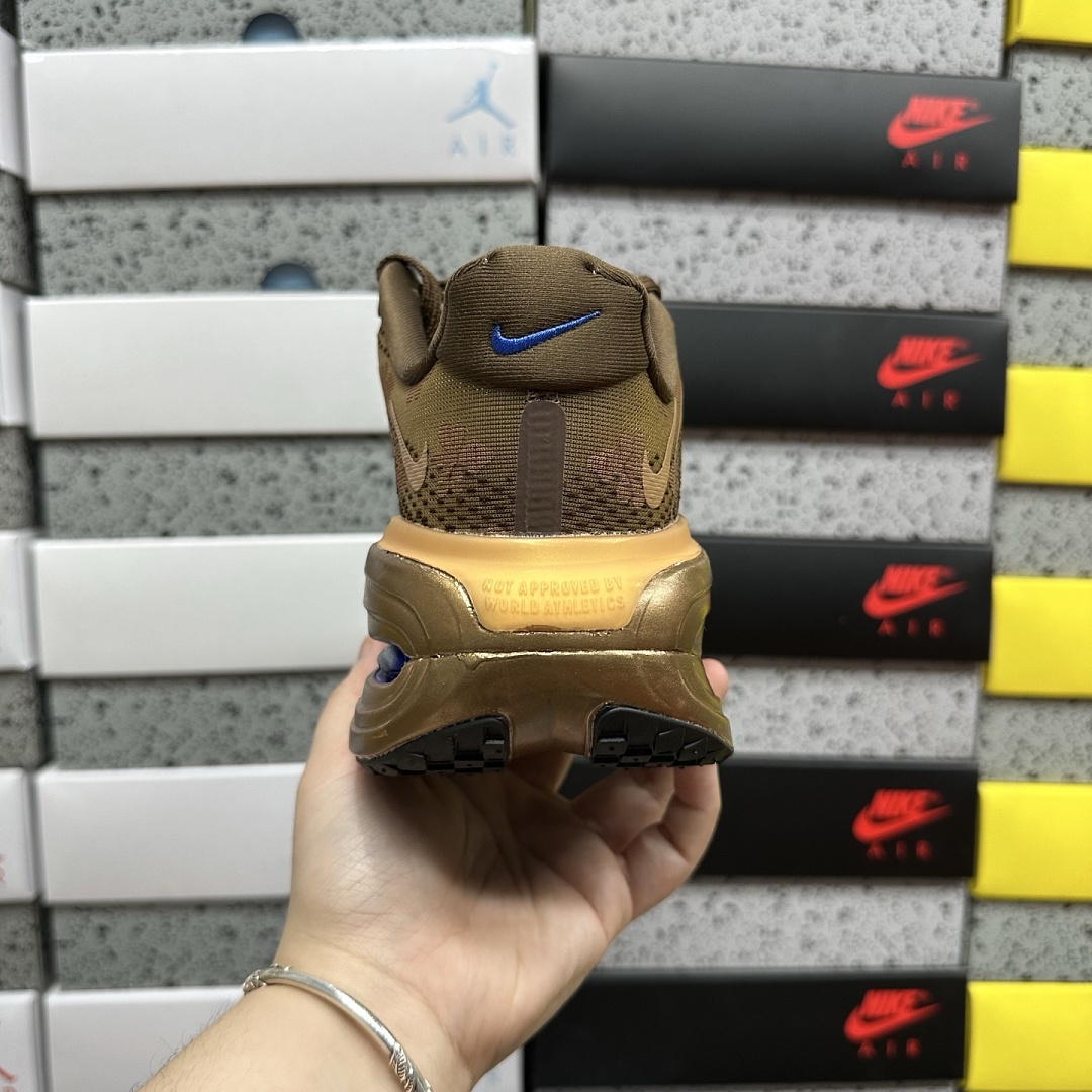 Nike Vomero Premium Flat Stout - Image 6