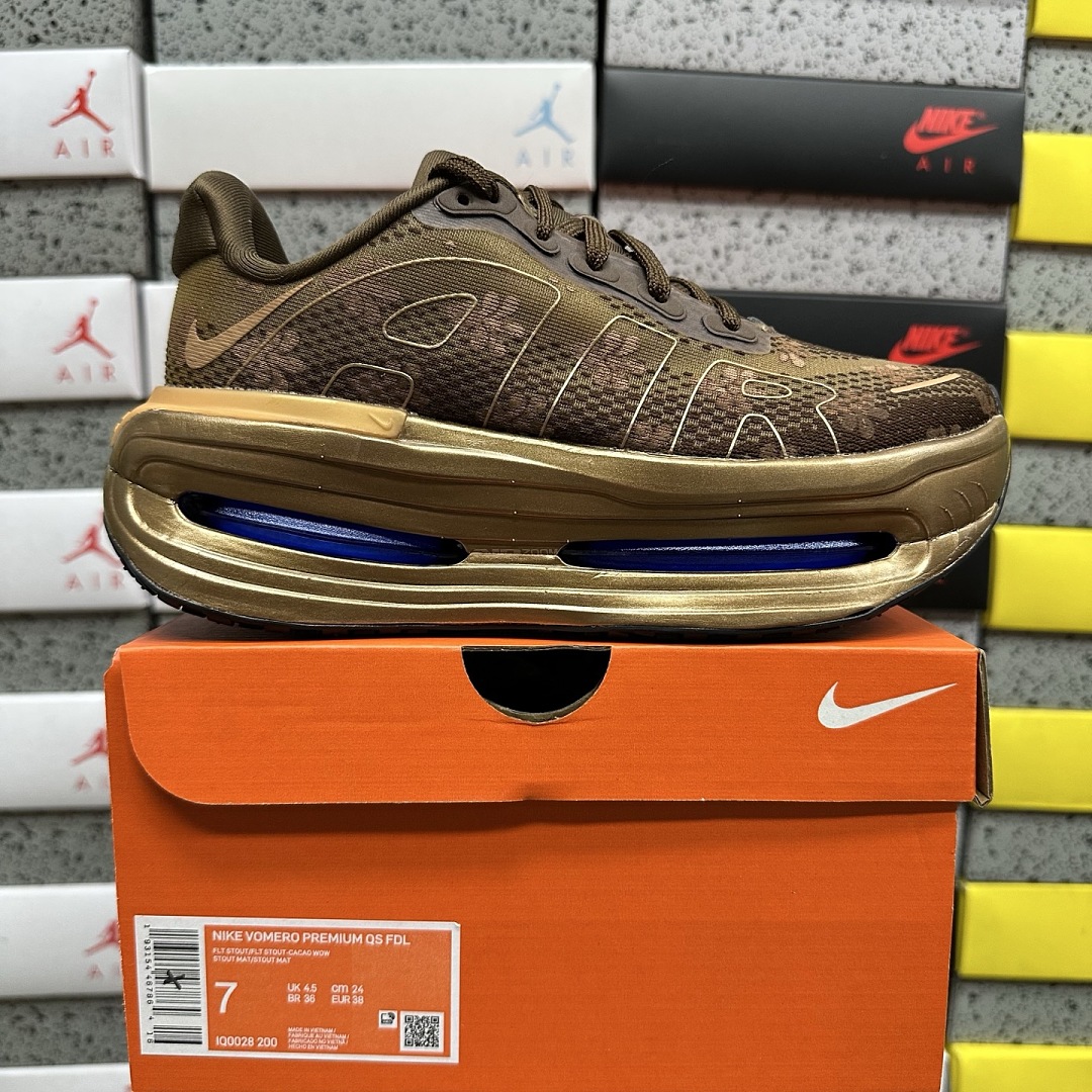 Nike Vomero Premium Flat Stout