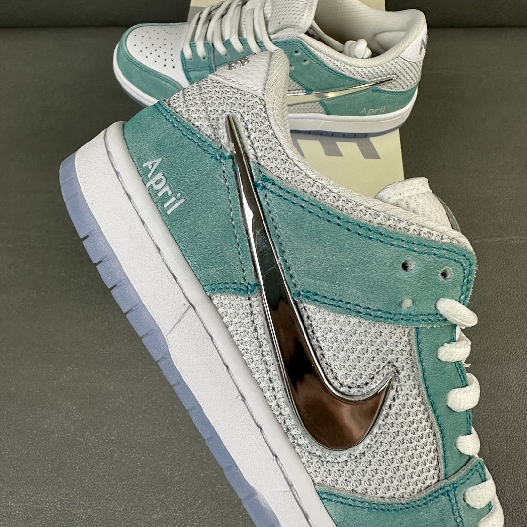 Nike SB Dunk Low April Skateboards - Image 3