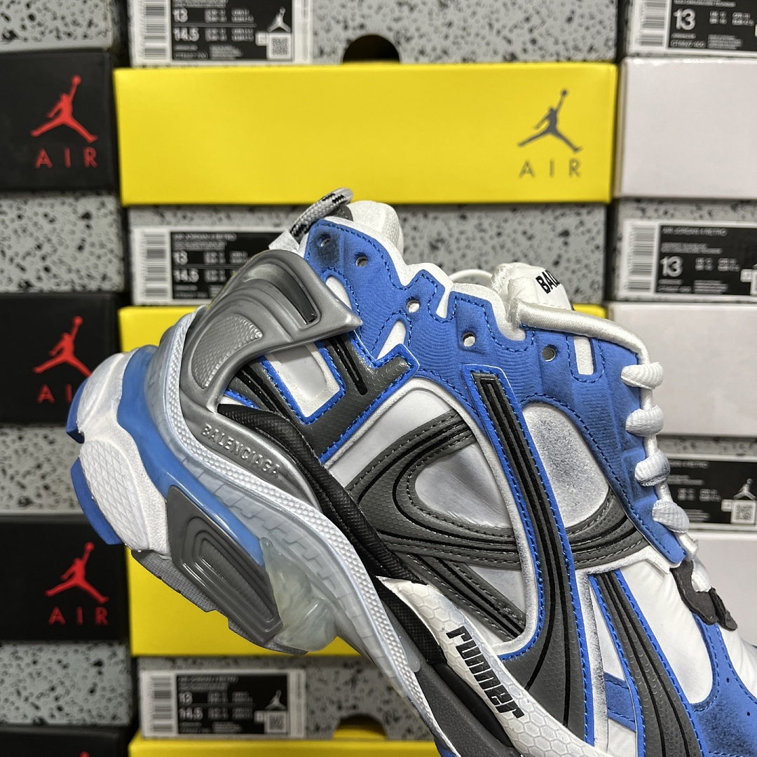 Balenciaga BLCG Runner 7.5 - Image 9