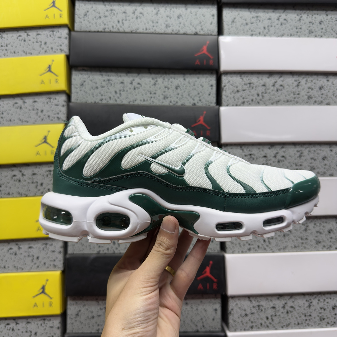 Nike Air Max Plus - Image 5