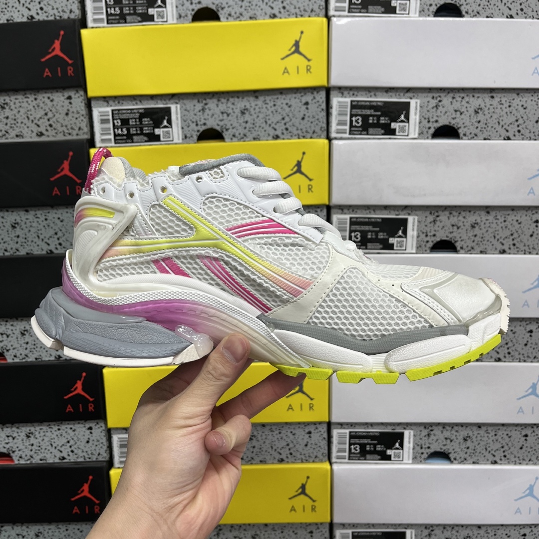 Balenciaga BLCG Runner 7.5 - Image 9