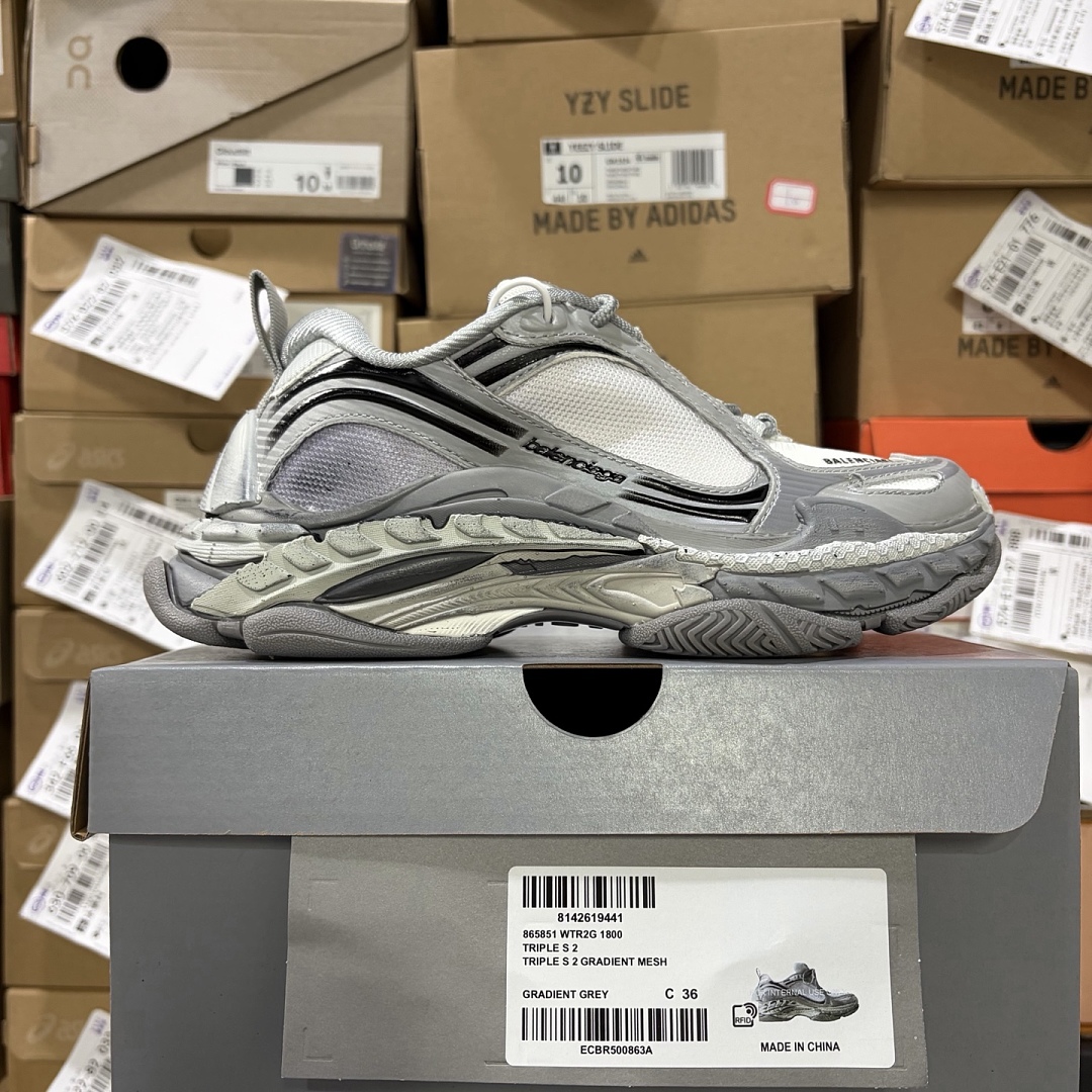 Balenciaga Triple S 2