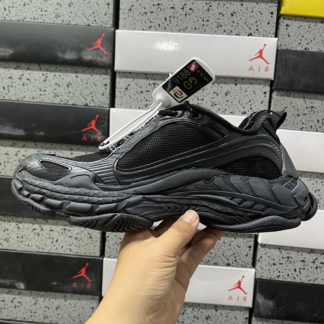 Balenciaga Triple S 2 - Image 3