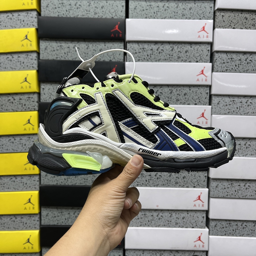 Balenciaga BLCG Runner - Image 95