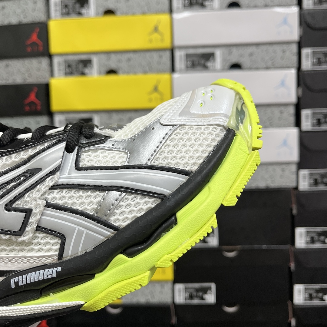 Balenciaga BLCG Runner 7.0 - Image 2