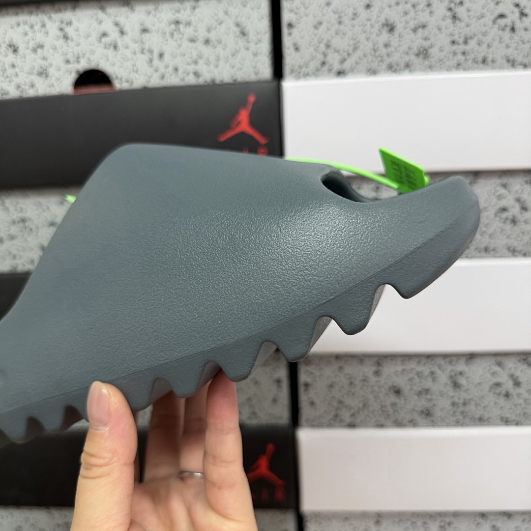 Adidas Slide/Foam Runner - Image 103