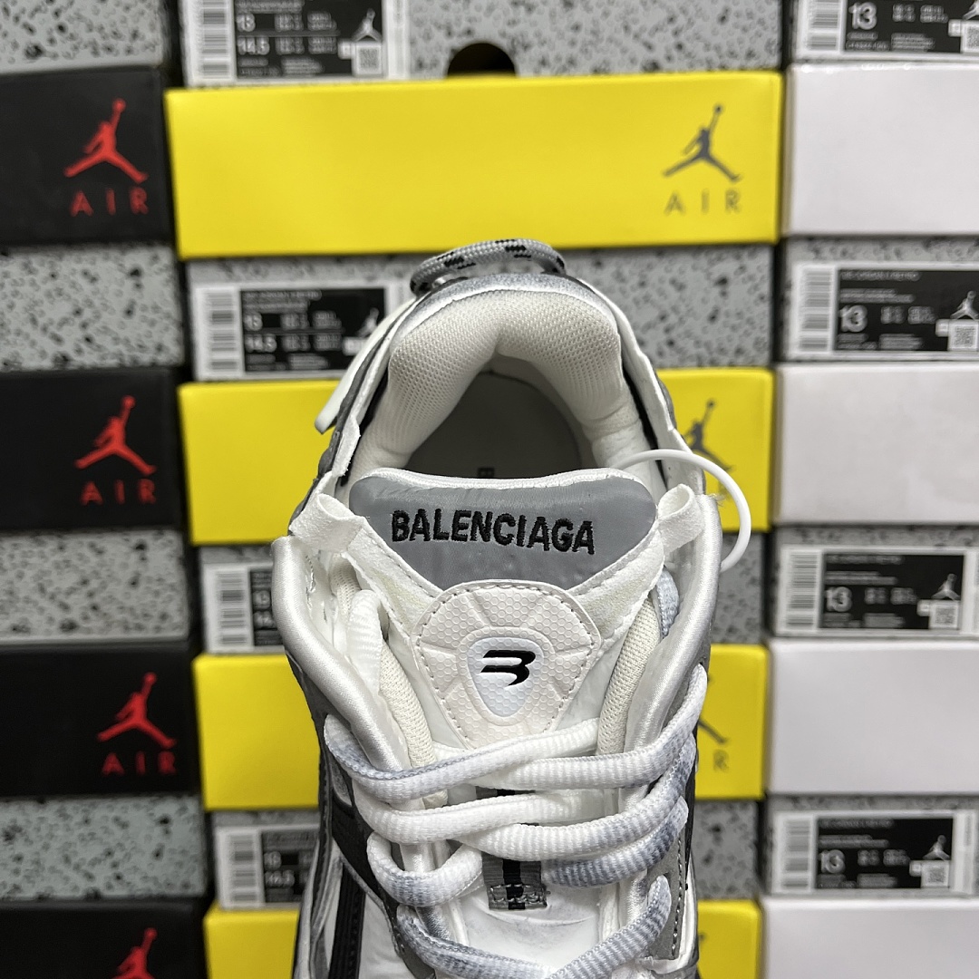 Balenciaga BLCG Runner 7.5 - Image 9
