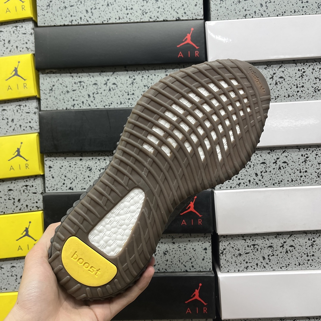 Adidas Yeezy Boost 350 V2 - Image 2