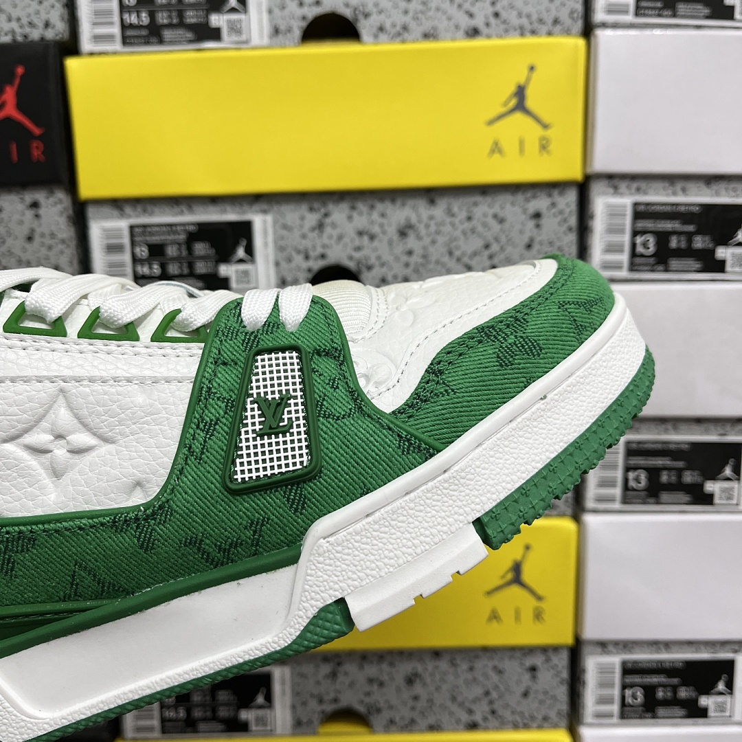 Louis Vuitton Trainer 1-04 - Image 2