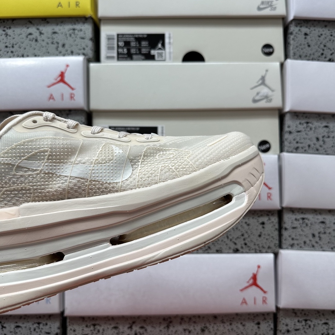 Nike Vomero Premium HQ2050-835 - Image 4