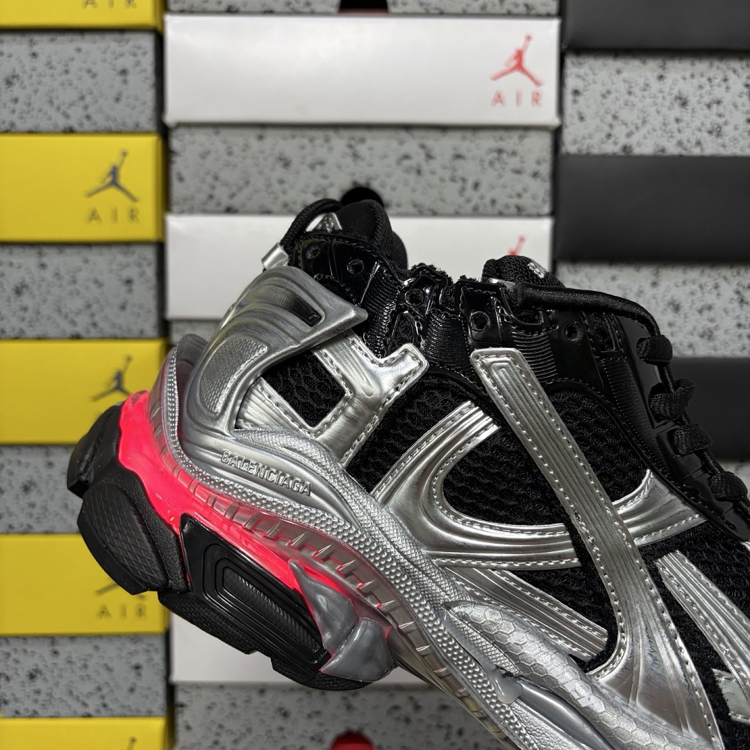 Balenciaga BLCG Runner 7.5 Black Silver LED - Image 5