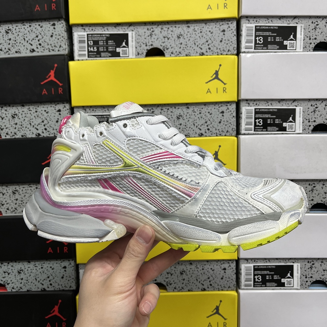 Balenciaga BLCG Runner 7.5 - Image 10